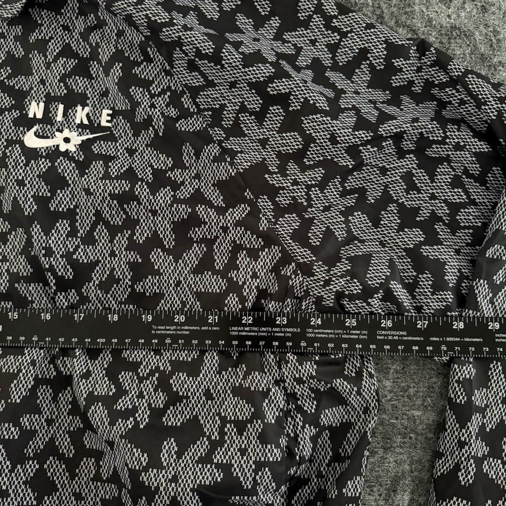 Nike Sportswear Jacket Womens XL Black Floral AOP Woven Bomber DM6313-010 - Picture 3 of 11